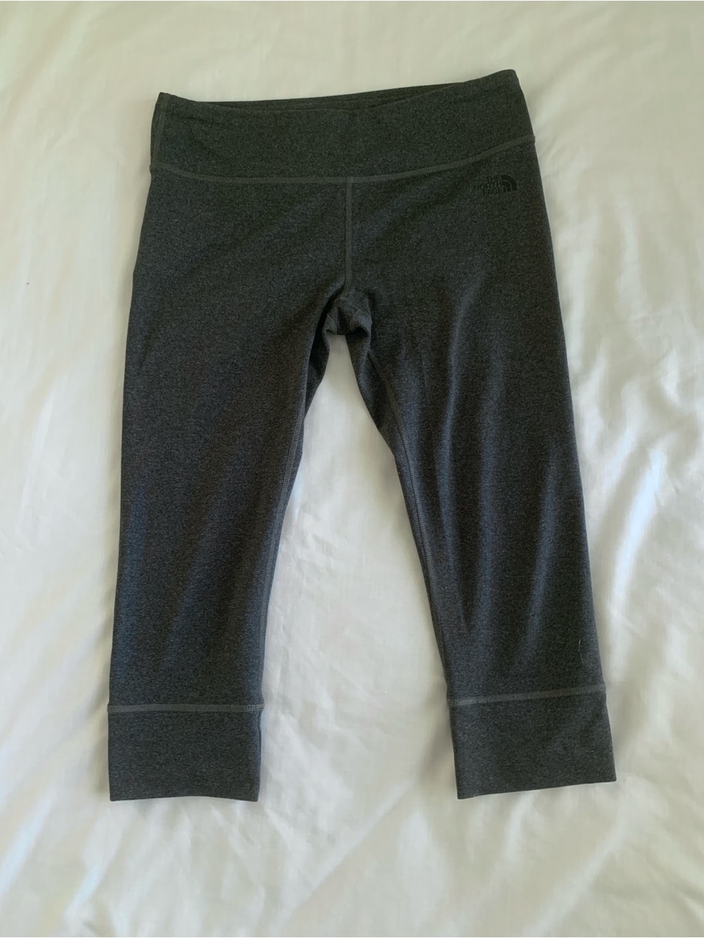 The North Face FlashDry Charcoal Dark Grey Heather Cropped Capri Leggings Size M